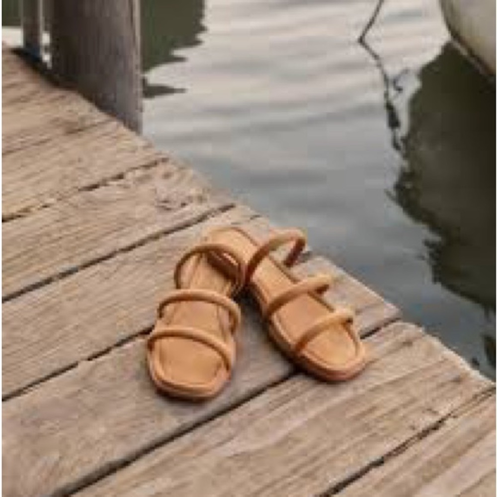 Christy Dawn Monroe sandals size 9 (closer to 8/8.5)